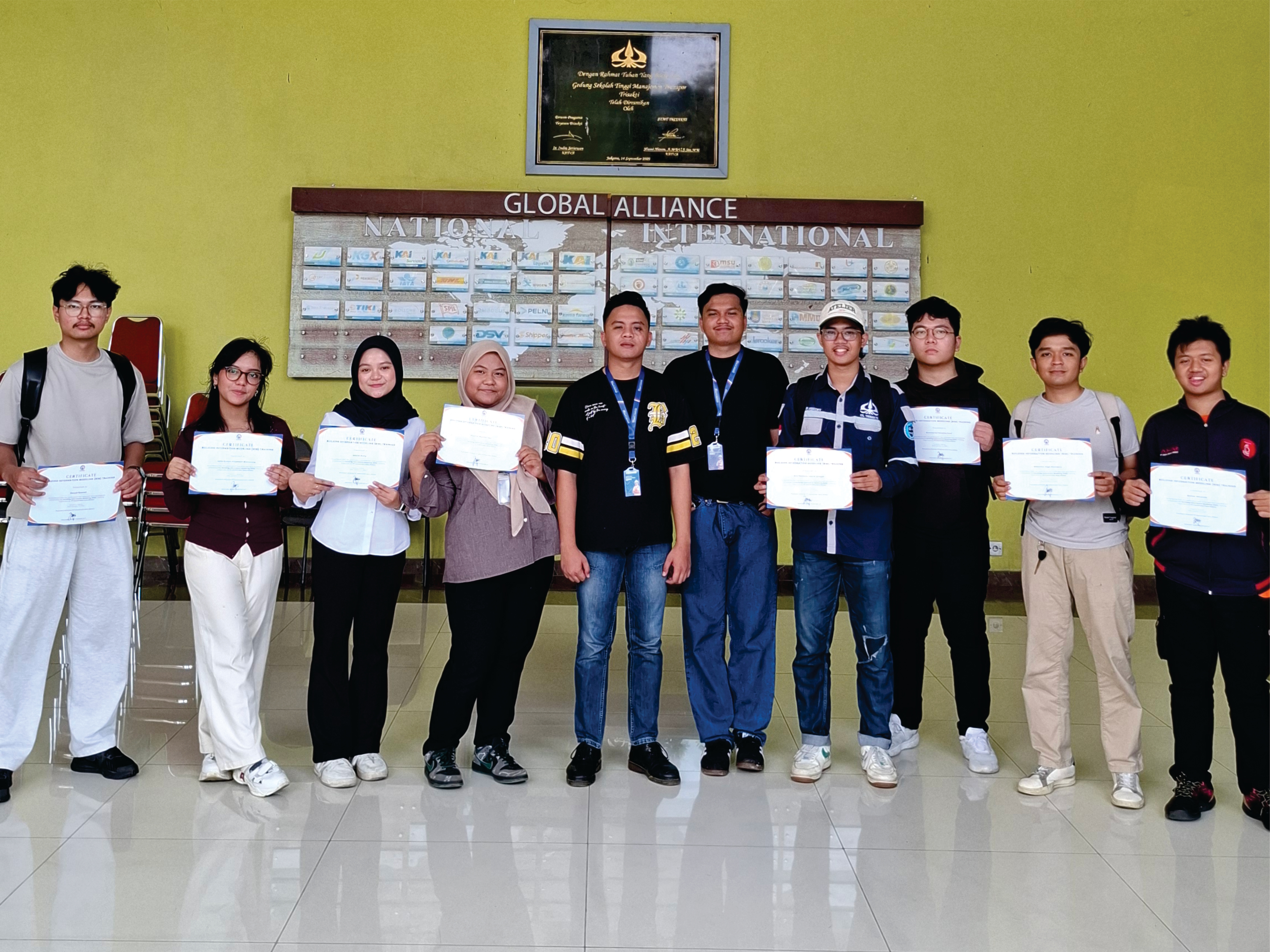 Peserta kelas edukasi BIM menyimak sesi pembelajaran bersama ITL TRISAKTI